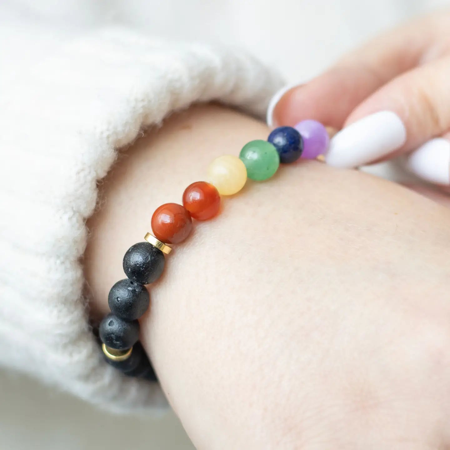 Seven Chakras Lava Bead Bracelet with Frankincense Oil – Healing Crystal Diffuser Gift Set