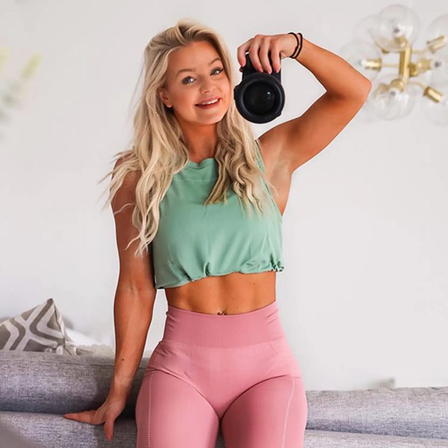 Seamless Yoga Top for Women – Breathable Sleeveless Workout Tank | Soft, Stretchy & Stylish Activewear