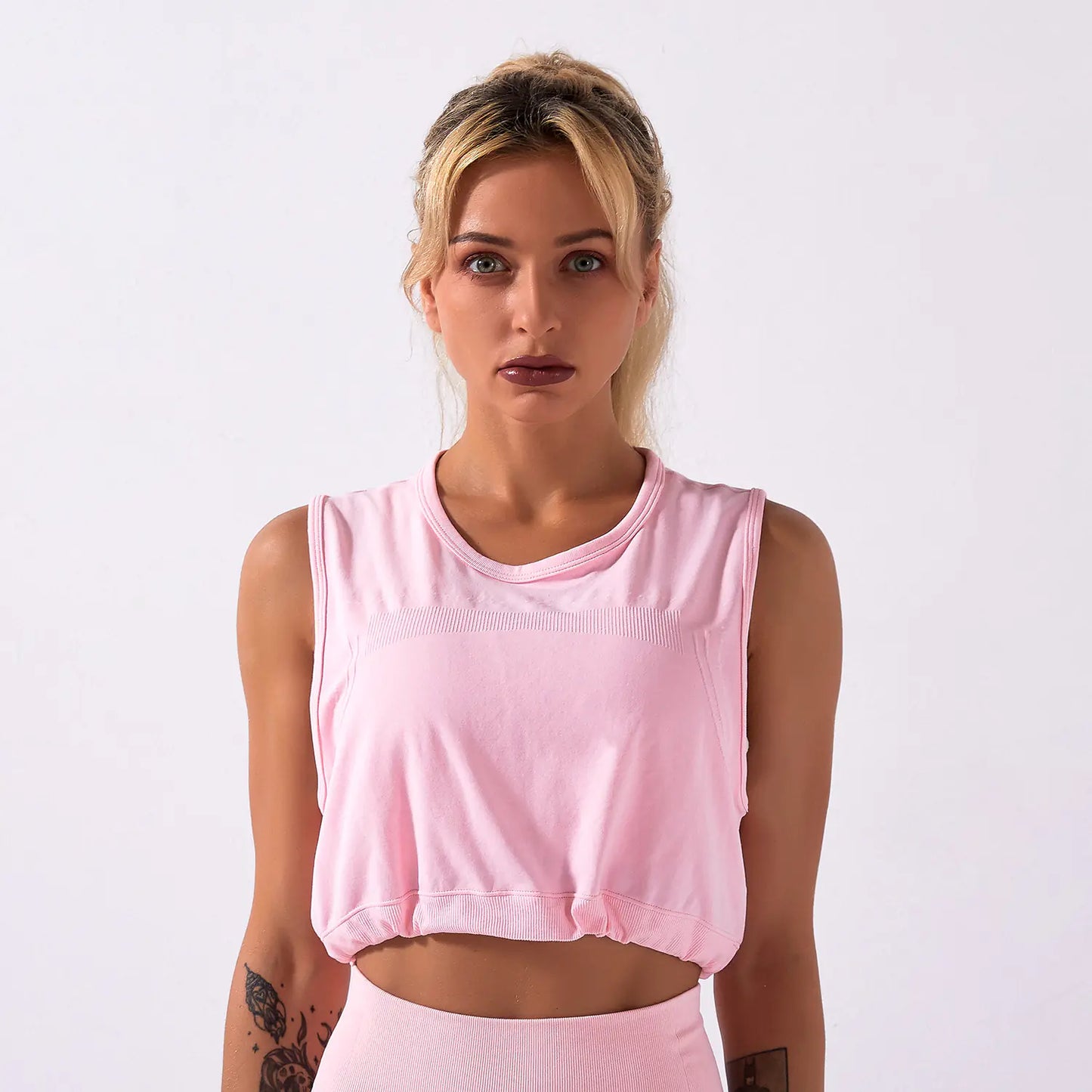 Seamless Yoga Top for Women – Breathable Sleeveless Workout Tank | Soft, Stretchy & Stylish Activewear